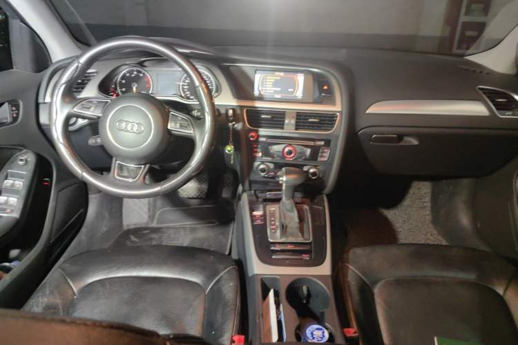 Used Audi A4L 2015 35 TFSI Automatic Standard Model Center Console