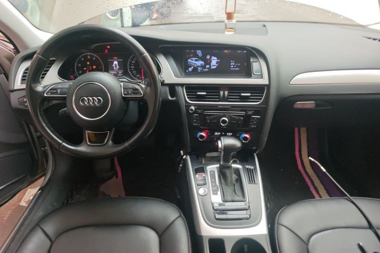 Used Audi A4L 2015 35 TFSI Automatic Standard Model Center Console