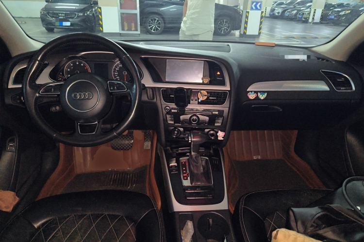 Used Audi A4L 2015 35 TFSI Automatic Standard Model Center Console