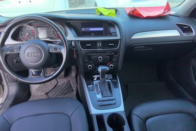 Used Audi A4L 2015 35 TFSI Automatic Standard Model Center Console
