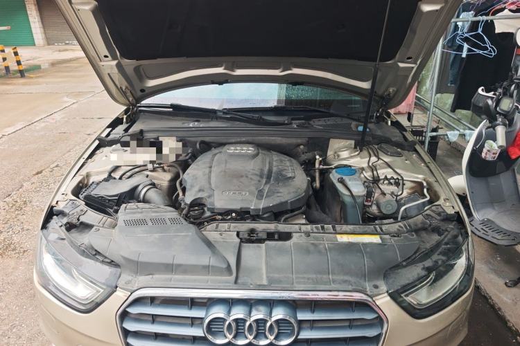 Used Audi A4L 2015 35 TFSI Automatic Standard Model Engine Bay