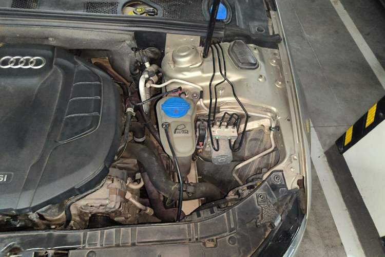 Used Audi A4L 2015 35 TFSI Automatic Standard Model Engine Bay Left