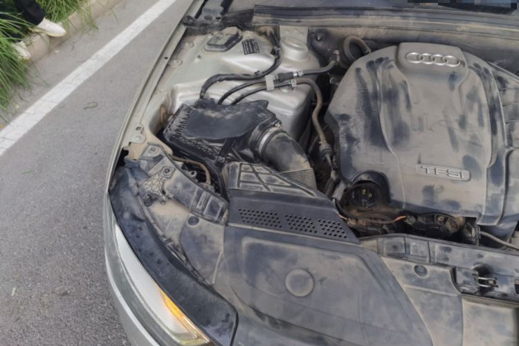 Used Audi A4L 2015 35 TFSI Automatic Standard Model Engine Bay Right