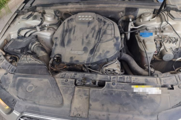 Used Audi A4L 2015 35 TFSI Automatic Standard Model Engine Bay