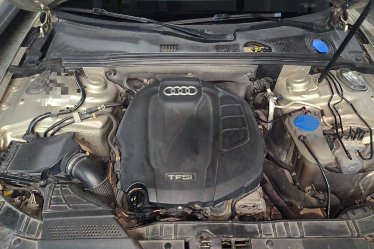 Used Audi A4L 2015 35 TFSI Automatic Standard Model Engine Bay