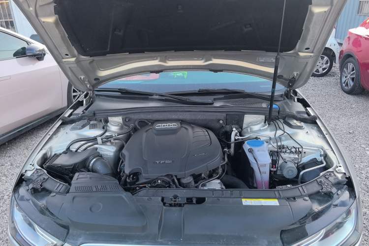Used Audi A4L 2015 35 TFSI Automatic Standard Model Engine Bay