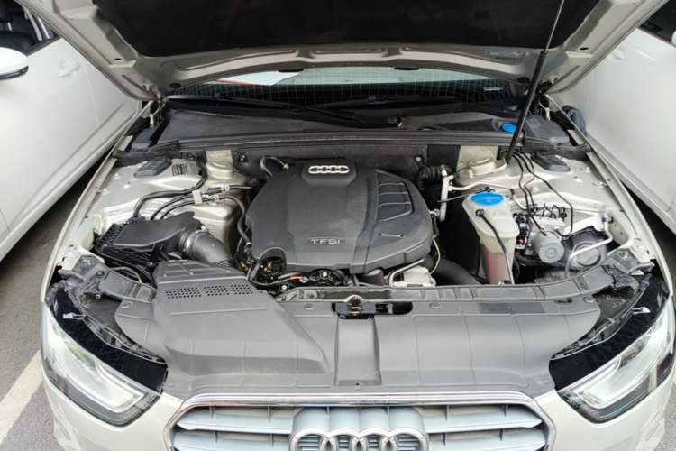 Used Audi A4L 2015 35 TFSI Automatic Standard Model Engine Bay