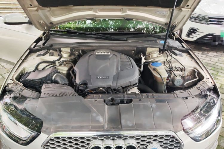 Used Audi A4L 2015 35 TFSI Automatic Standard Model Engine Bay