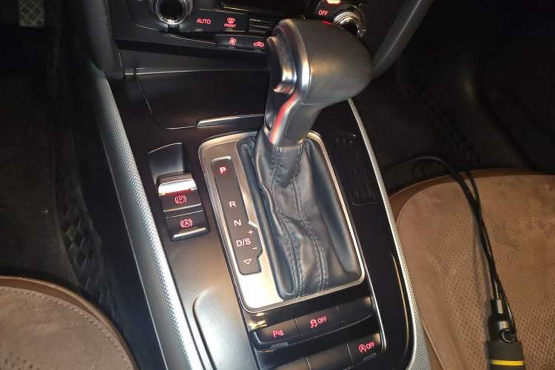 Used Audi A4L 2015 35 TFSI Automatic Comfort Model Gear Lever