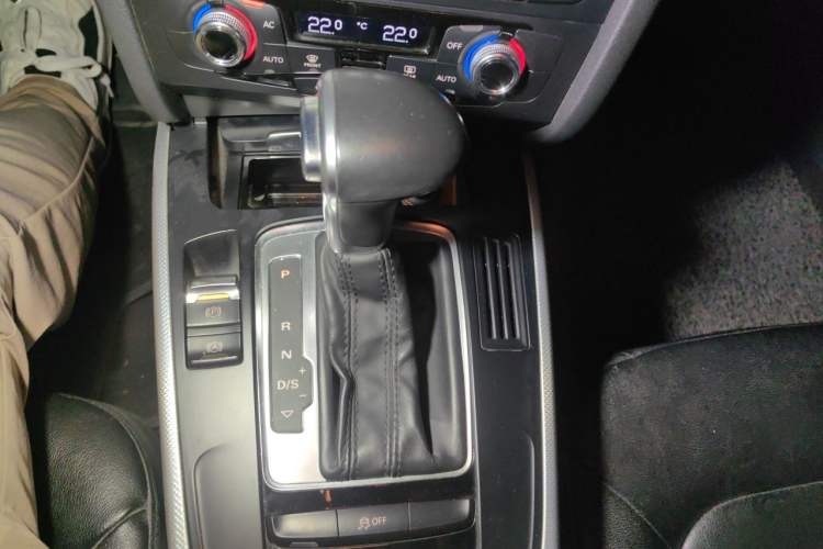 Used Audi A4L 2015 35 TFSI Automatic Standard Model Gear Lever