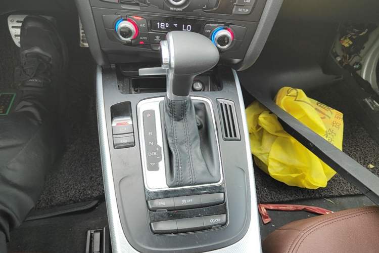 Used Audi A4L 2015 45 TFSI quattro Individual Sport Edition Gear Lever