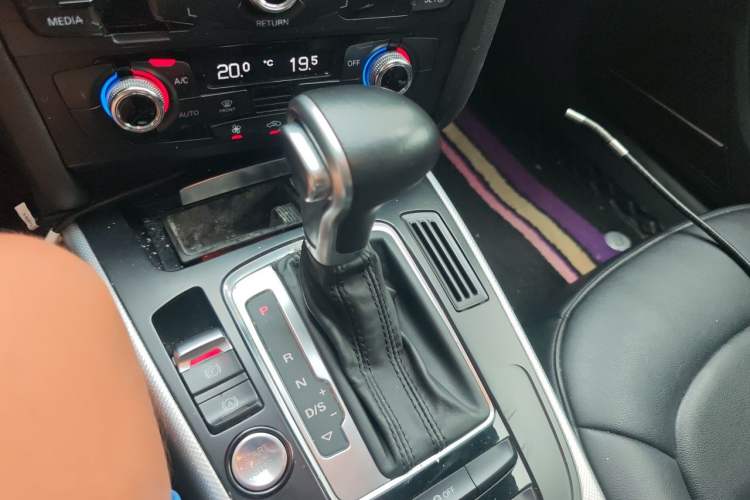 Used Audi A4L 2015 35 TFSI Automatic Standard Model Gear Lever