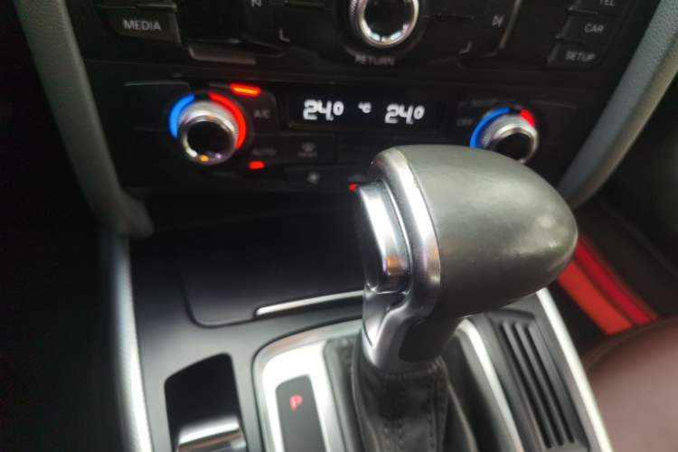 Used Audi A4L 2015 35 TFSI Automatic Standard Model Gear Lever