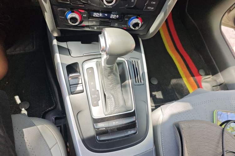 Used Audi A4L 2015 35 TFSI Automatic Standard Model Gear Lever