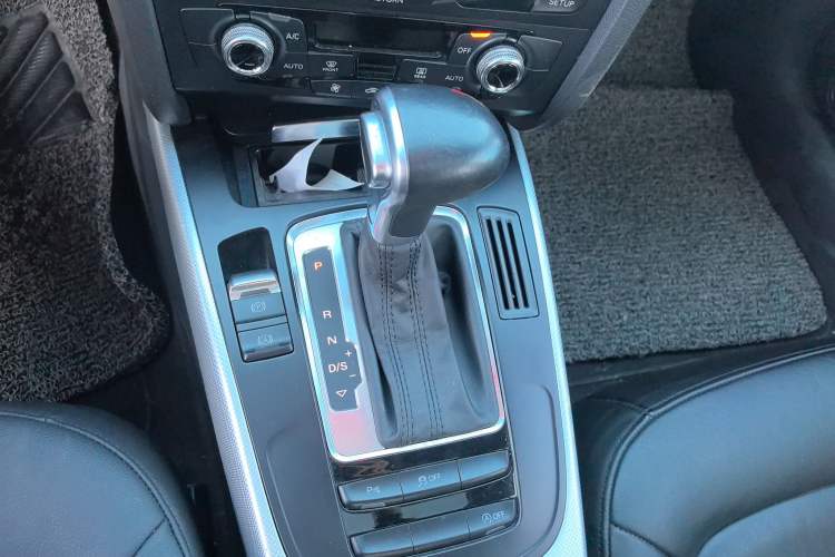 Used Audi A4L 2015 35 TFSI Automatic Standard Model Gear Lever
