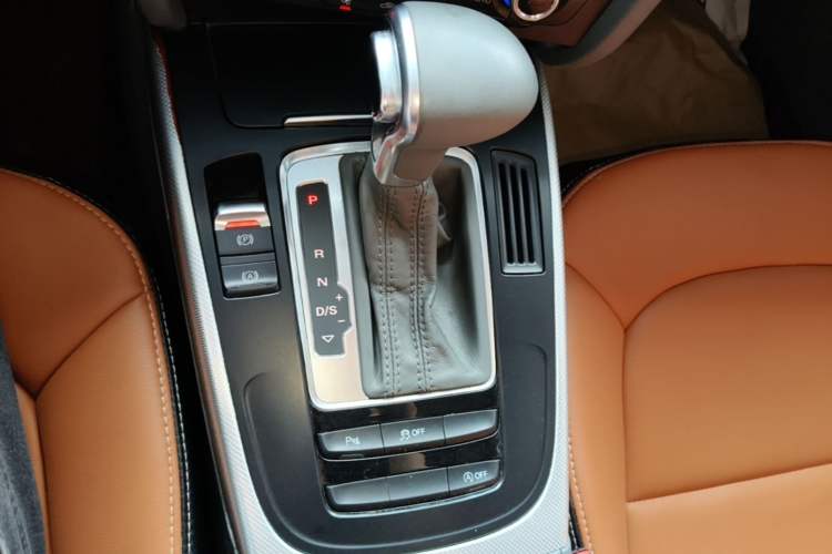 Used Audi A4L 2015 35 TFSI Automatic Standard Model Gear Lever