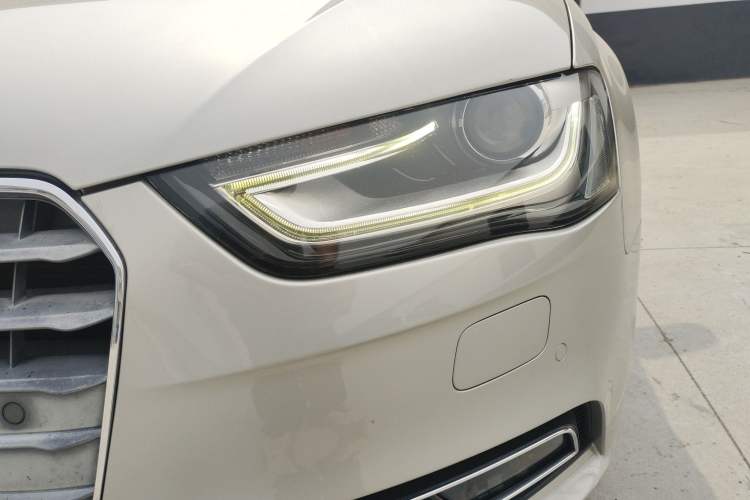 Used Audi A4L 2015 35 TFSI Automatic Comfort Model Left Front Headlight