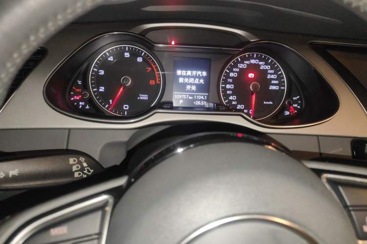 Used Audi A4L 2015 35 TFSI Millionth Anniversary Comfort Edition Odometer Close Up