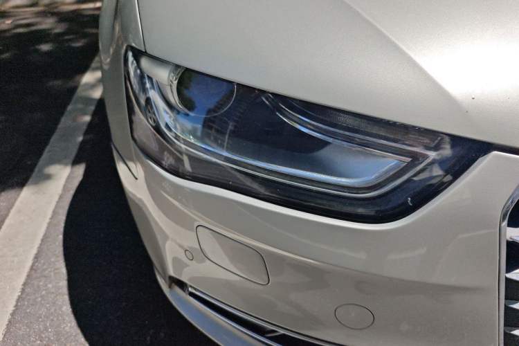 Used Audi A4L 2015 35 TFSI Automatic Standard Model Right Front Headlight