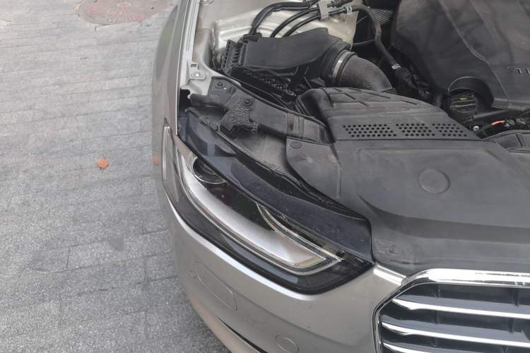 Used Audi A4L 2015 35 TFSI Automatic Comfort Model Right Front Headlight