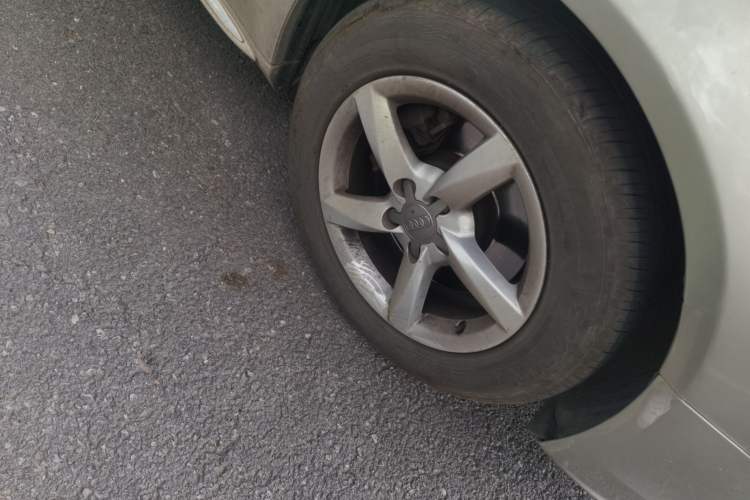 Used Audi A4L 2015 35 TFSI Automatic Standard Model Right Front Wheel Hub