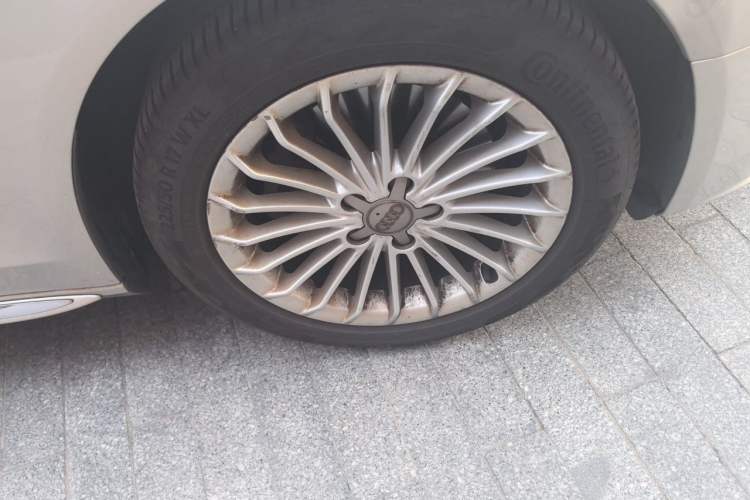 Used Audi A4L 2015 35 TFSI Automatic Comfort Model Right Front Wheel Hub