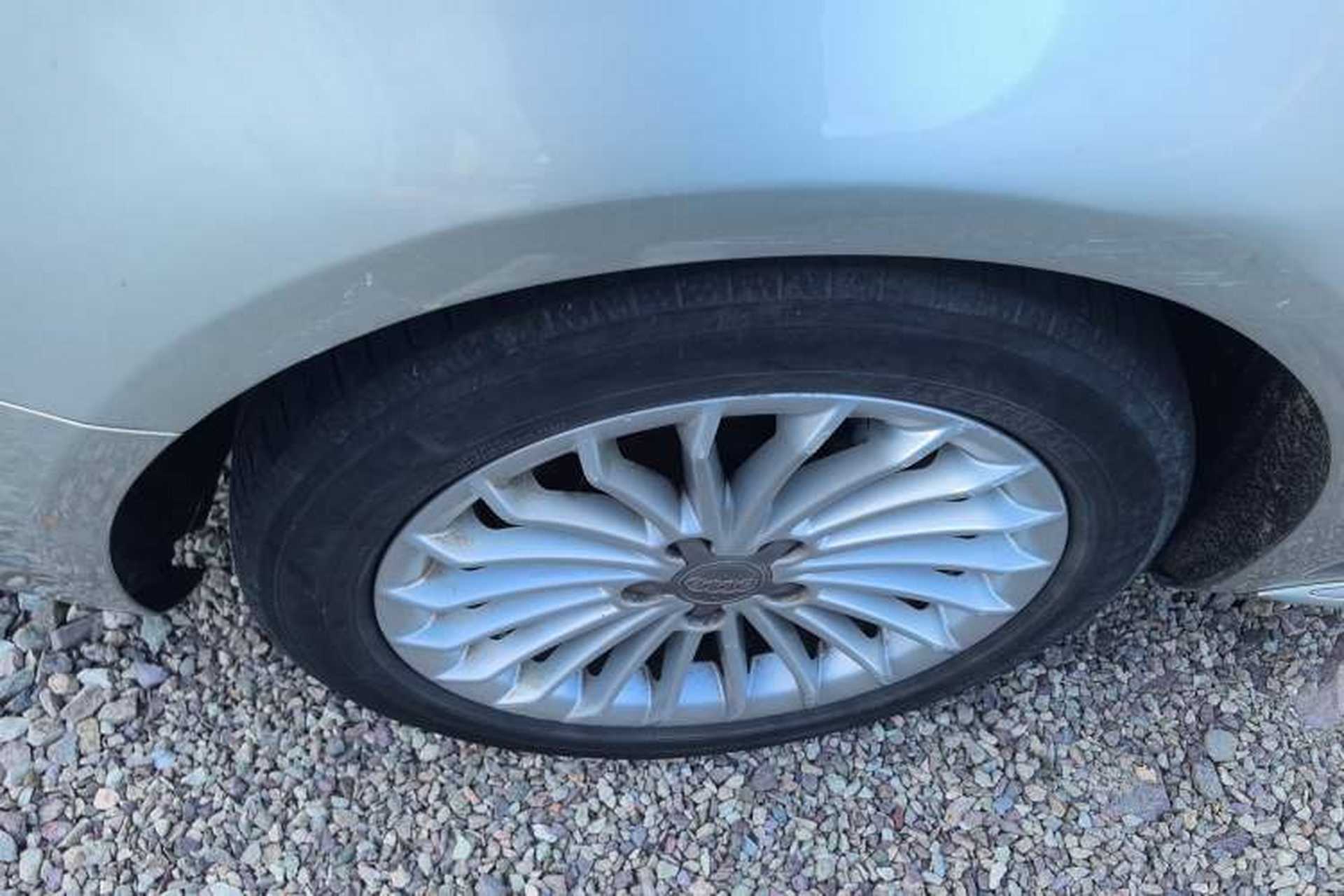 Used Audi A4L 2015 35 TFSI Automatic Standard Model Right Rear Wheel Hub