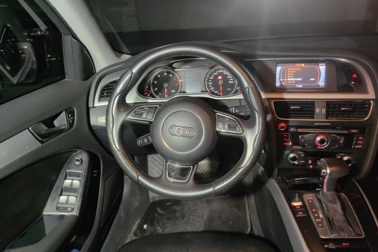 Used Audi A4L 2015 35 TFSI Automatic Standard Model Steering Wheel