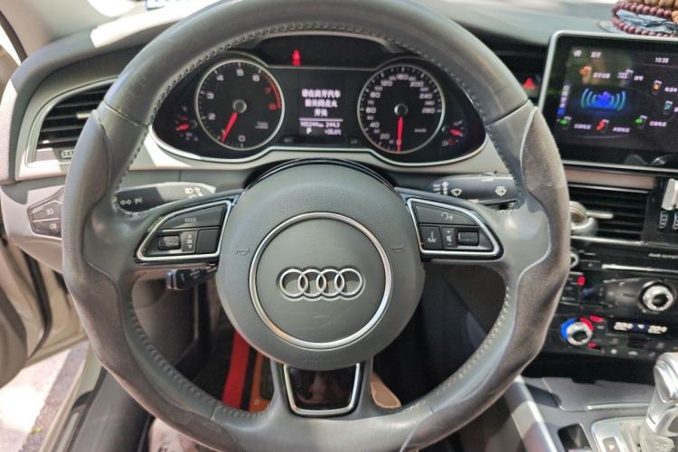 Used Audi A4L 2015 35 TFSI Automatic Standard Model Steering Wheel