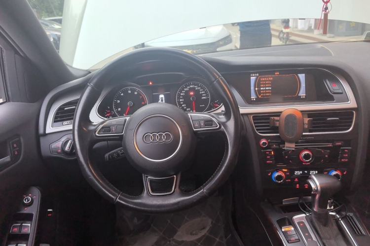 Used Audi A4L 2015 35 TFSI Automatic Comfort Model Steering Wheel