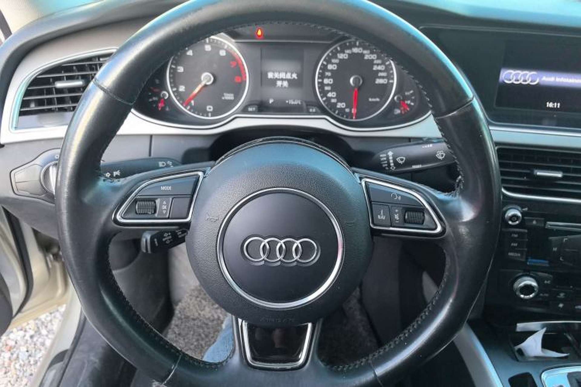 Used Audi A4L 2015 35 TFSI Automatic Standard Model Steering Wheel