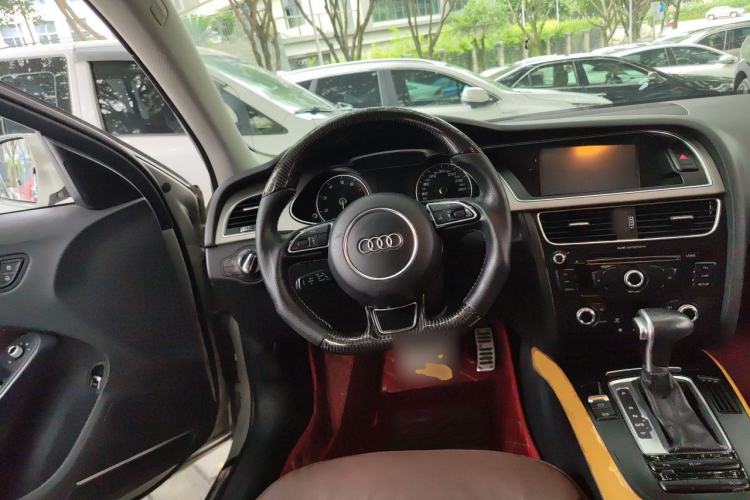 Used Audi A4L 2015 35 TFSI Automatic Standard Model Steering Wheel