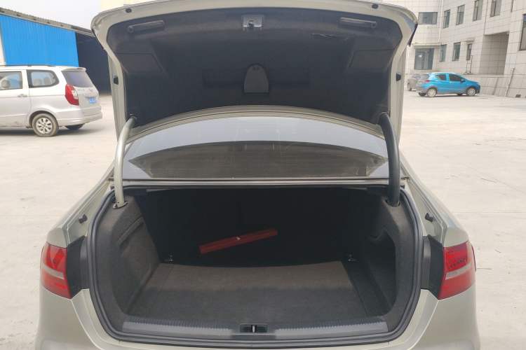 Used Audi A4L 2015 35 TFSI Automatic Comfort Model Trunk