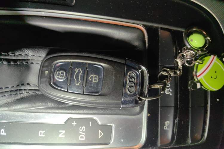 Used Audi A4L 2015 35 TFSI Automatic Standard Model Vehicle Key
