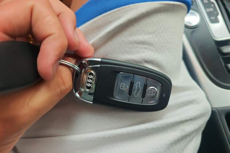 Used Audi A4L 2015 35 TFSI Automatic Standard Model Vehicle Key