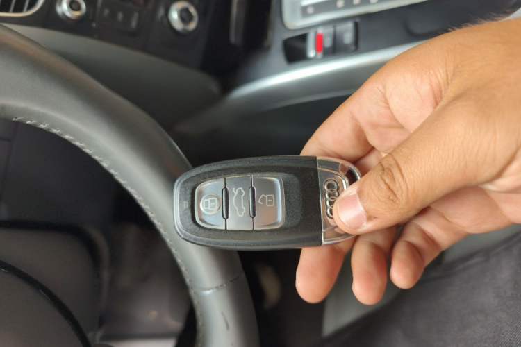 Used Audi A4L 2015 35 TFSI Automatic Standard Model Vehicle Key