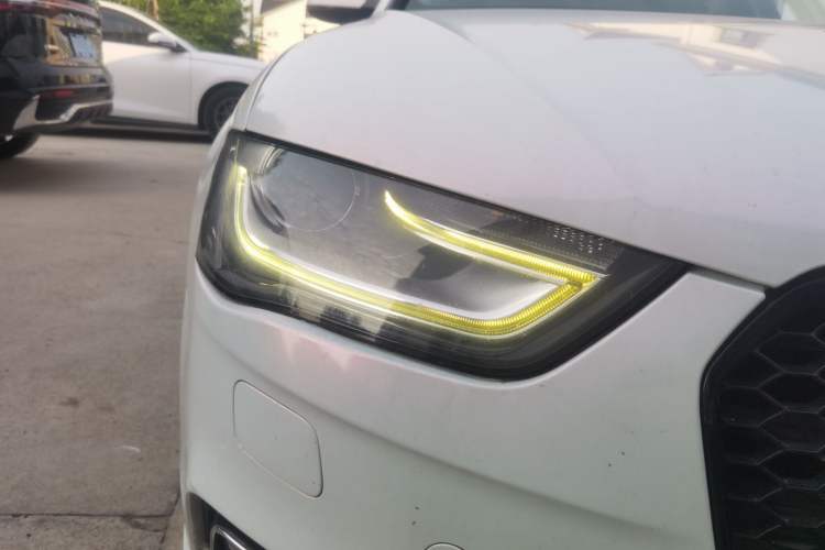 Used Audi A4L 2015 45 TFSI quattro Individual Sport Edition Right Front Headlight