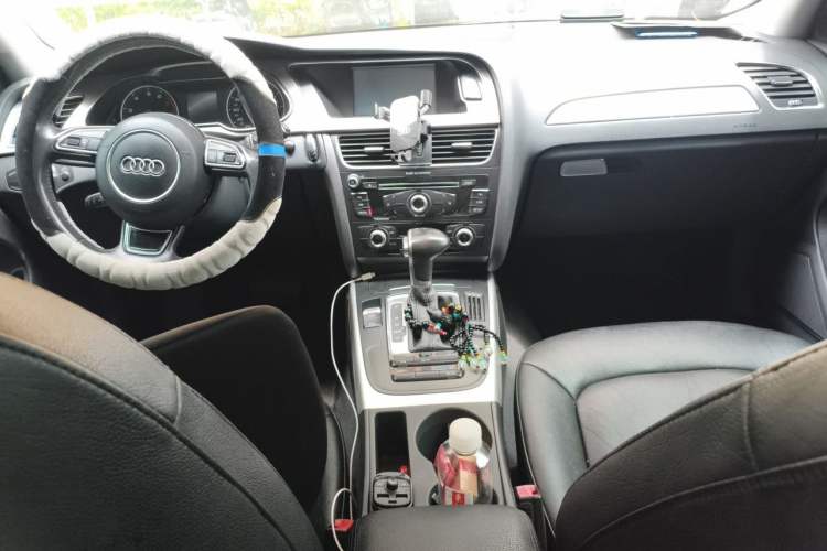 Used Audi A4L 2015 35 TFSI Automatic Standard Model Center Console
