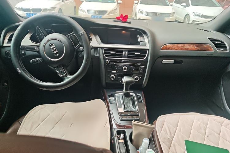 Used Audi A4L 2015 35 TFSI Automatic Comfort Model Center Console