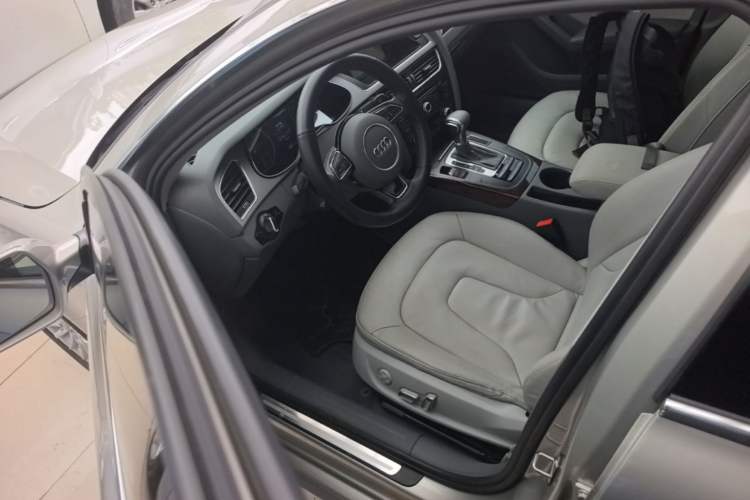Used Audi A4L 2015 35 TFSI Automatic Comfort Model Driver Seat