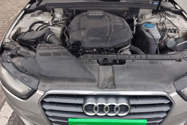 Used Audi A4L 2015 35 TFSI Automatic Standard Model Engine Bay