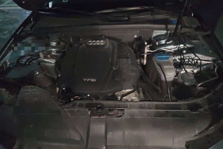 Used Audi A4L 2015 35 TFSI Automatic Standard Model Engine Bay