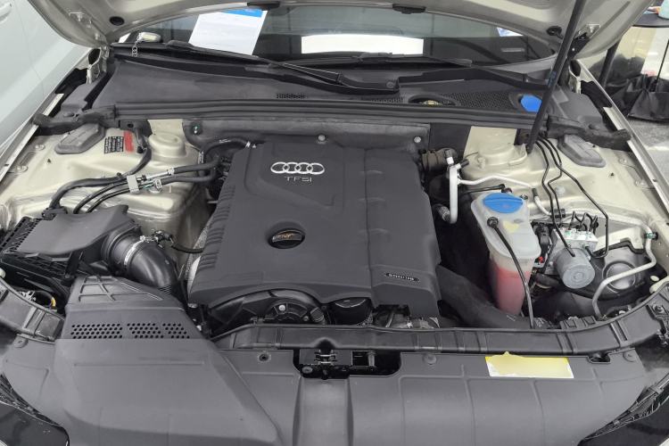 Used Audi A4L 2015 30 TFSI Automatic Comfort Model Engine Bay