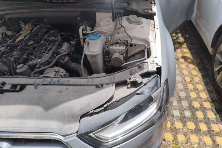 Used Audi A4L 2015 35 TFSI Automatic Standard Model Engine Bay Left