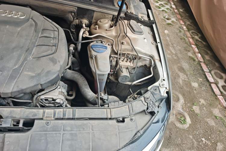 Used Audi A4L 2015 35 TFSI Automatic Comfort Model Engine Bay Left
