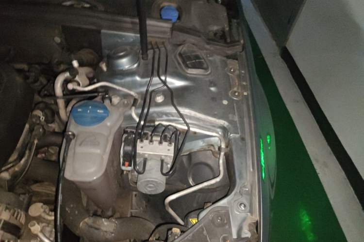 Used Audi A4L 2015 35 TFSI Automatic Standard Model Engine Bay Left