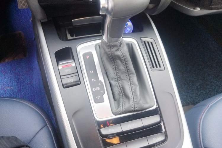 Used Audi A4L 2015 35 TFSI Automatic Standard Model Gear Lever