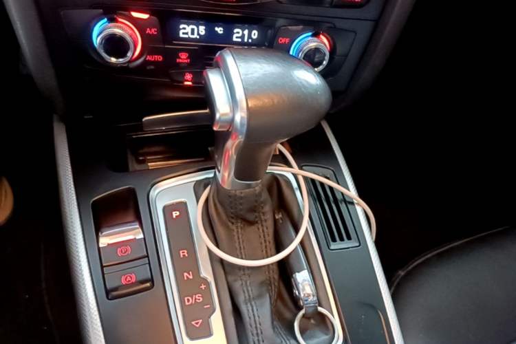 Used Audi A4L 2015 35 TFSI Automatic Standard Model Gear Lever