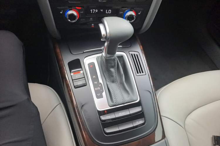 Used Audi A4L 2015 35 TFSI Automatic Comfort Model Gear Lever