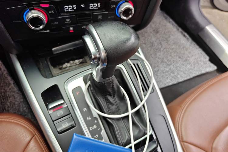 Used Audi A4L 2015 35 TFSI Automatic Standard Model Gear Lever